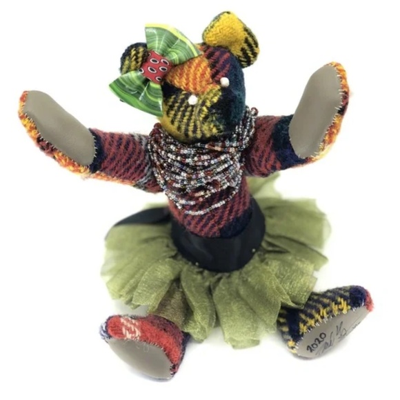 “Persephone” - Wool tartan heirloom teddy bear - Picture 7 of 8